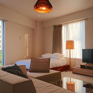 Zimmer mit Kingsize-Bett